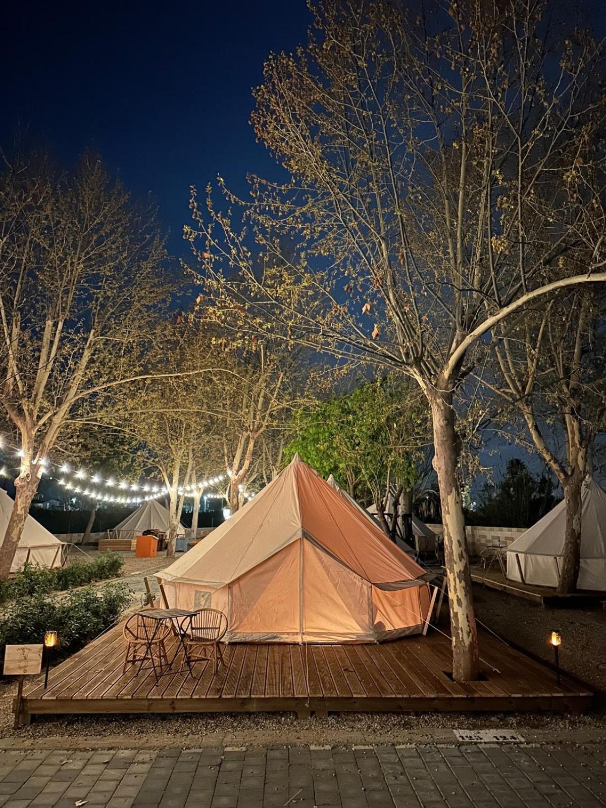 Отель Glamping Zone Монтанехос Экстерьер фото