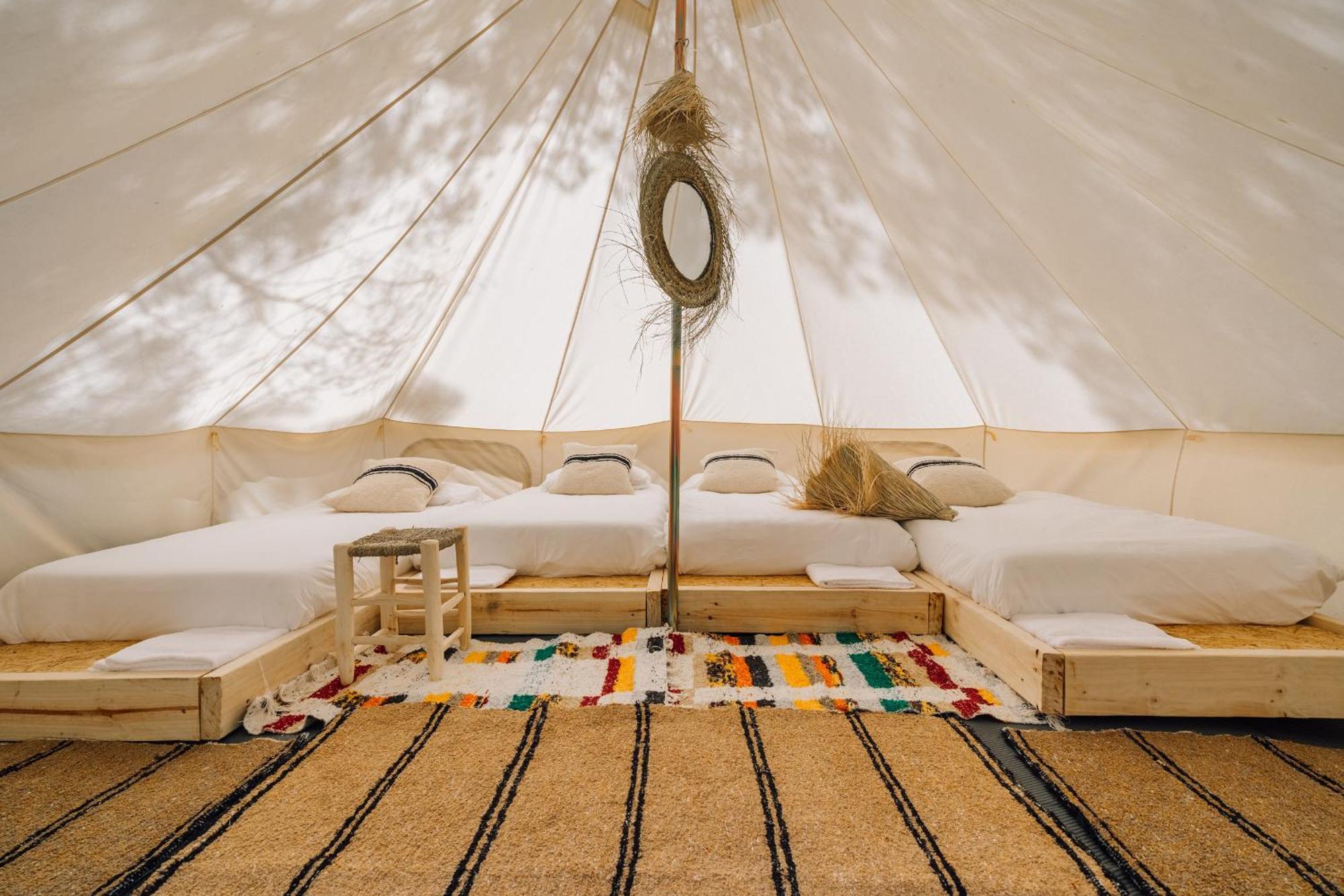 Отель Glamping Zone Монтанехос Экстерьер фото